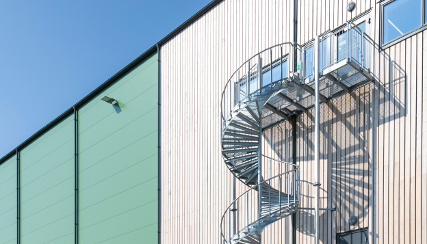 Fasad på en av Catenas fastigheter med lager.